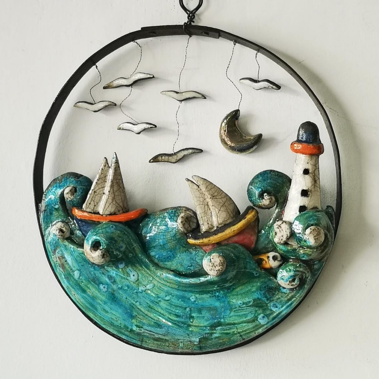 Rotondità opera d'arte ceramica raku