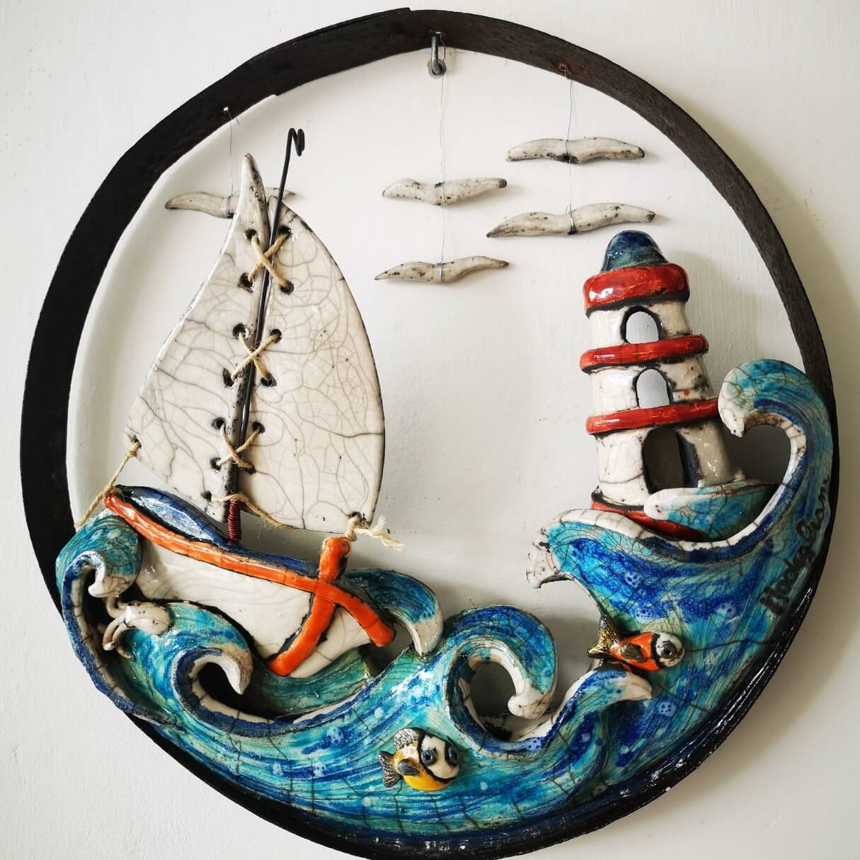 Rotondità opera d'arte ceramica raku
